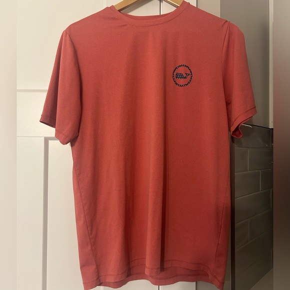 Vineyard Vines Performance Men's Tee with Navy Logo - Picture 2 of 4